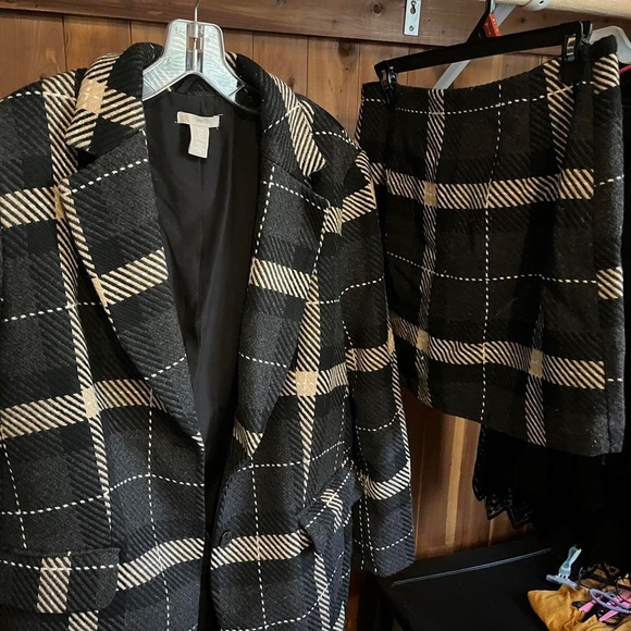 Trendy skirt and blazer set! - Picture 6 of 6